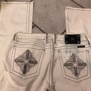 Women’s size 31 inseam 35 white miss me jeans boot